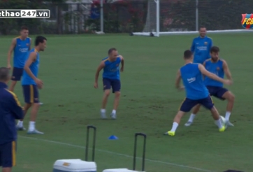 VIDEO: Buổi tập đầu tiên của các cầu thủ Barcelona trên đất Mỹ
