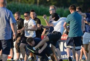 VIDEO: Bạo loạn sau trận giao hữu giữa Frankfurt và Leeds United