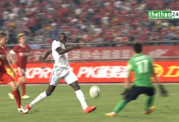 VIDEO: Pha xử lý ghi bàn nhạy bén của Demba Ba tại giải VĐQG Trung Quốc