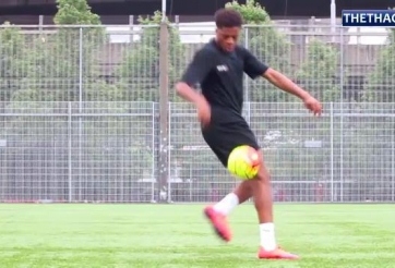 VIDEO: Sao trẻ Arsenal 'múa bóng' tuyệt đỉnh trên sân tập