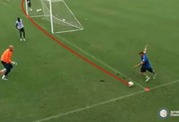 VIDEO: Pha bứt tốc ghi bàn ở góc siêu hẹp của 'Messi Thụy Sỹ'