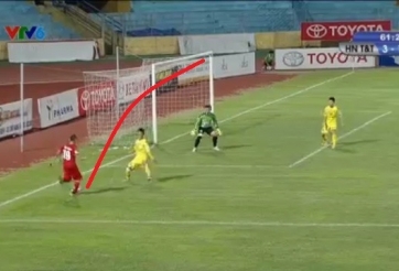 VIDEO: Siêu phẩm khó tin của cầu thủ Thanh Hóa ở vòng 18 V-League 2015