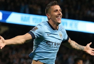 Vừa tới Hà Nội, sao Man City đã nói lời từ biệt