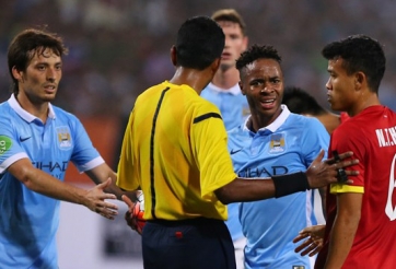 Sterling không ấn tượng với cầu thủ Việt Nam