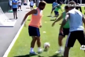 VIDEO: Pirlo trình diễn kỹ thuật cá nhân trên sân tập tại Mỹ