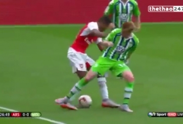 VIDEO: Pha xử lý đẳng cấp của sao trẻ Arsenal tại Emirates Cup