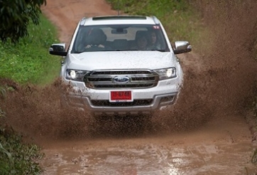 Ford Everest 2016 ra mắt – thách thức vị thế Toyota Fortuner tại Việt Nam