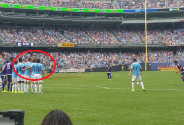 VIDEO: Pirlo chỉ điểm tuyệt hay cho thủ môn trước pha đá phạt của Kaka