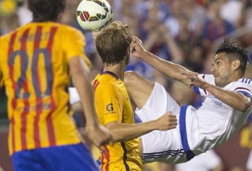 VIDEO: Pha bóng ngả bàn đèn thảm họa của Falcao ở trận gặp Barcelona