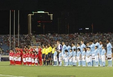 Những chuyện khó đỡ bên lề trận giao hữu Việt Nam – Man City