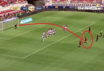 VIDEO: Những pha bóng kém may mắn trong các trận giao hữu tháng 7-2015