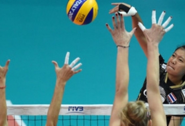 Video VTV Cup 2015: Pha ghi điểm thông minh của tay đập 16 tuổi Thái Lan