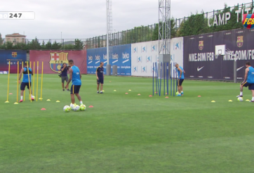 VIDEO: Messi - Mascherano thua tài Neymar - Alves ở màn thi đấu kỹ thuật trên sân tập