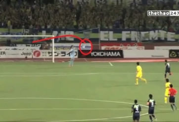 VIDEO: Pha đỡ bóng thảm họa của thủ môn tại J-League