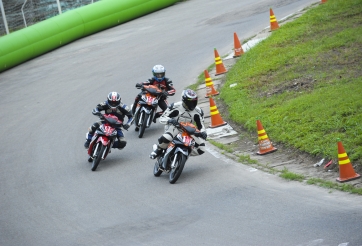 Mẫu Honda Blade 110cc lần đầu xuất hiện trên đường đua