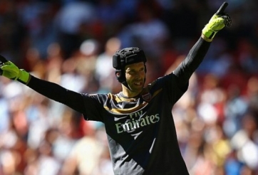 VIDEO: Màn trình diễn của Petr Cech trong trận đấu với Chelsea