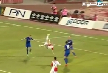 VIDEO: Cầu thủ trẻ Serbia tái hiện pha 'xe đạp chổng ngược' của Rooney