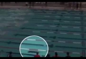 VIDEO: VĐV lặn 1 mạch về đích ở nội dung 50m bơi ngửa