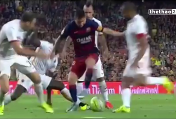 VIDEO: Pha xử lý khéo léo của Messi trong vòng vây 5 cầu thủ Roma