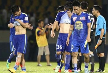 HLV Guillaume chỉ ra lý do khiến HAGL thua đậm