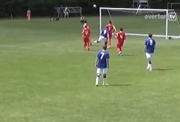 VIDEO: Pha trivela ghi bàn đẳng cấp của cầu thủ trẻ Everton