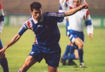 VIDEO: Cách huyền thoại Zidane ra mắt tuyển Pháp