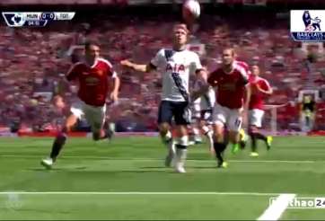 VIDEO: MU suýt thủng lưới sau pha đối mặt nguy hiểm của Eriksen