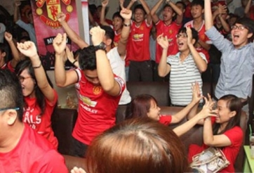 VIDEO: CĐV Việt Nam hài lòng với chiến thắng của MU