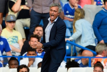 HLV Mourinho nổi cơn tam bành vì Chelsea suýt thua Swansea