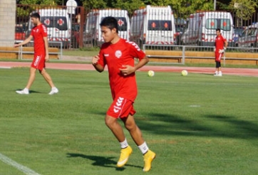 Đối thủ của Công Phượng chính thức tới Tây Ban Nha