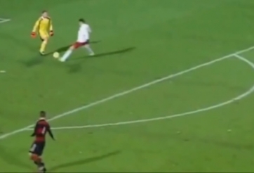 VIDEO: Những pha xử lý đẳng cấp của các thủ môn hàng đầu