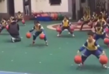 VIDEO: Màn đồng diễn với bóng độc đáo của các VĐV nhí