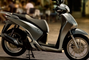 Honda SH cháy hàng, đội giá 10 triệu đồng