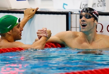 VIDEO: ĐKVĐ thế giới Chad le Clos bị đàn em của Michael Phelps vượt mặt