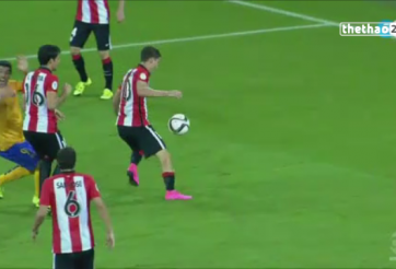 VIDEO: Tình huống Luis Suarez để bóng chạm tay nhưng vẫn đòi penalty cho Barca