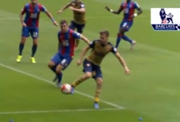 VIDEO: Ramsey gây bất ngờ với pha giật gót đầy tinh tế