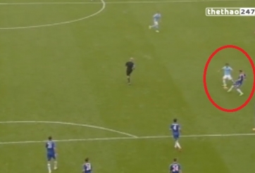 VIDEO: Sai lầm đáng trách của Ivanovic khiến Chelsea nhận bàn thua thứ 3