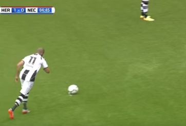 VIDEO: Sao trẻ Hà Lan tái hiện hoàn hảo tuyệt chiêu sút phạt Knuckle-Ball của Ronaldo