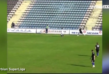 VIDEO: Cầu thủ với khả năng ném biên kiến tạo mạnh không tưởng