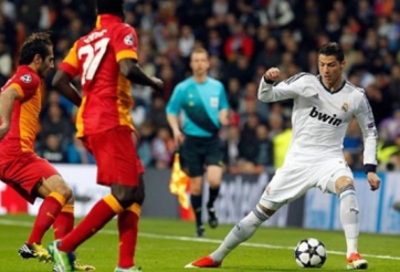 VIDEO: Ronaldo mờ nhạt trong ngày Real Madrid giành Bernabeu Cup