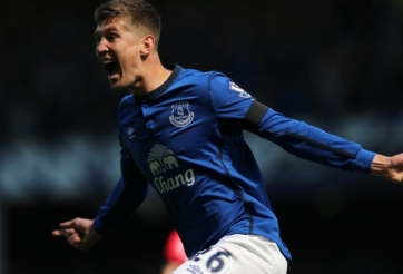 Chelsea ra giá cuối cho John Stones