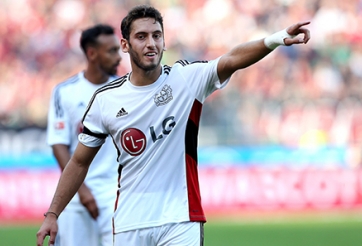 VIDEO: Ông vua sút phạt Calhanoglu tái xuất với siêu phẩm ở vòng 2 Bundesliga