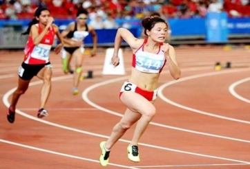 VIDEO: Bài thi 400m rào của Nguyễn Thị Huyền tại giải điền kinh thế giới
