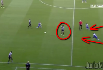 VIDEO: Đỉnh cao của nghệ thuật đánh lừa đối phương mà không cần chạm bóng