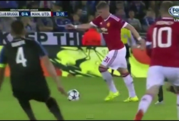 VIDEO: Pha chọc khe kiến tạo đẳng cấp của Schweinsteiger