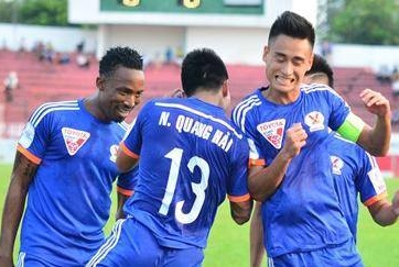 Video bàn thắng: Quảng Ninh 3-1 ĐTLA (Vòng 23 V-League 2015)