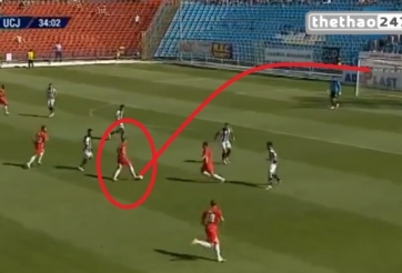 VIDEO: Pha lốp bóng ghi bàn điệu nghệ ở khoảng cách gần 30m