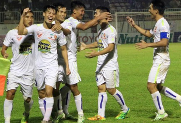 HAGL xuất sắc ngược dòng đánh bại Hà Nội T&T