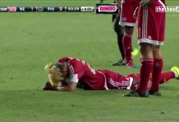 VIDEO: Cầu thủ nhận thẻ đỏ vì nhổ nước bọt vào Lee Nguyễn