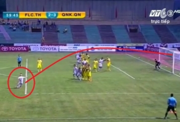 VIDEO: Siêu phẩm sút phạt khiến thủ môn Tô Vĩnh Lợi đứng chôn chân